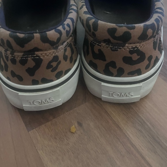 TOMS Leopard-Print Slip-On Sneakers in Brown and Black - Picture 4 of 5